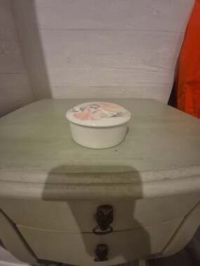 Porcelaine d'Art Limoges White and Pink Floral Trinket Box